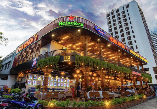 <p style="text-align: center;"><strong>Bảng hiệu Nh&agrave; h&agrave;ng</strong></p>