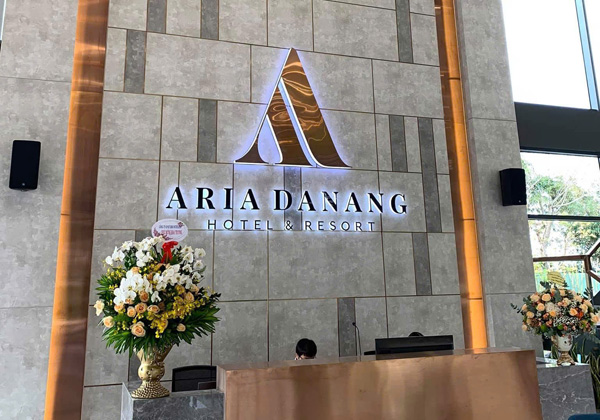 <p style="text-align: center;"><strong>Bảng hiệu Kh&aacute;ch sạn</strong></p>